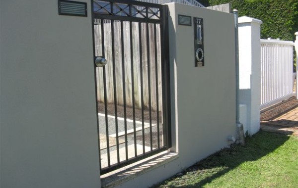 Maleny Pedestrian Gate with Stainless Steel Knob Set